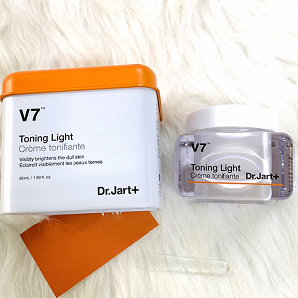 Kem Dưỡng Trắng V7 Toning Light 50ml